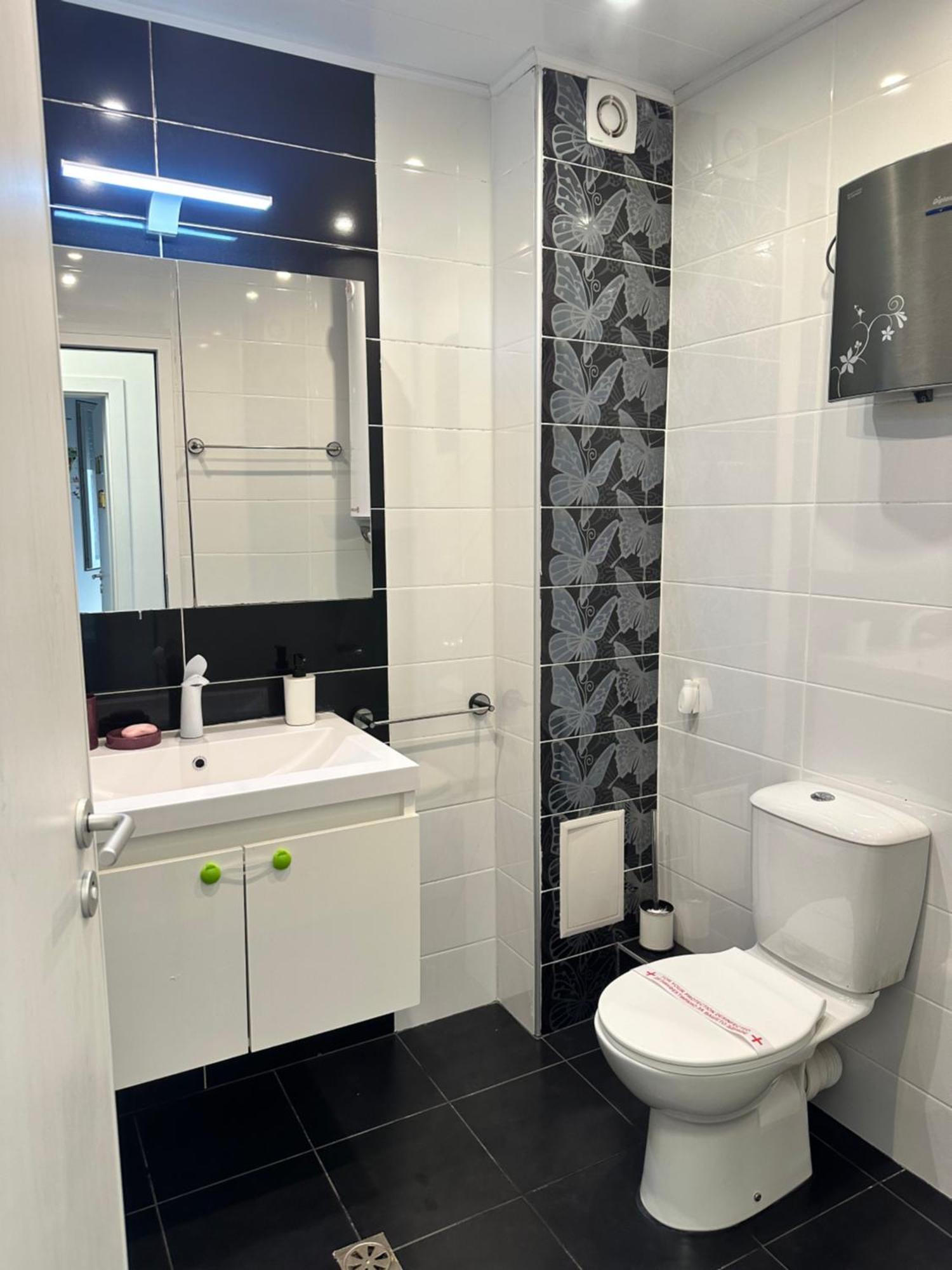 Briz Apartment; 2 Bdr; 6 Guests; Private Parking 바르나 외부 사진
